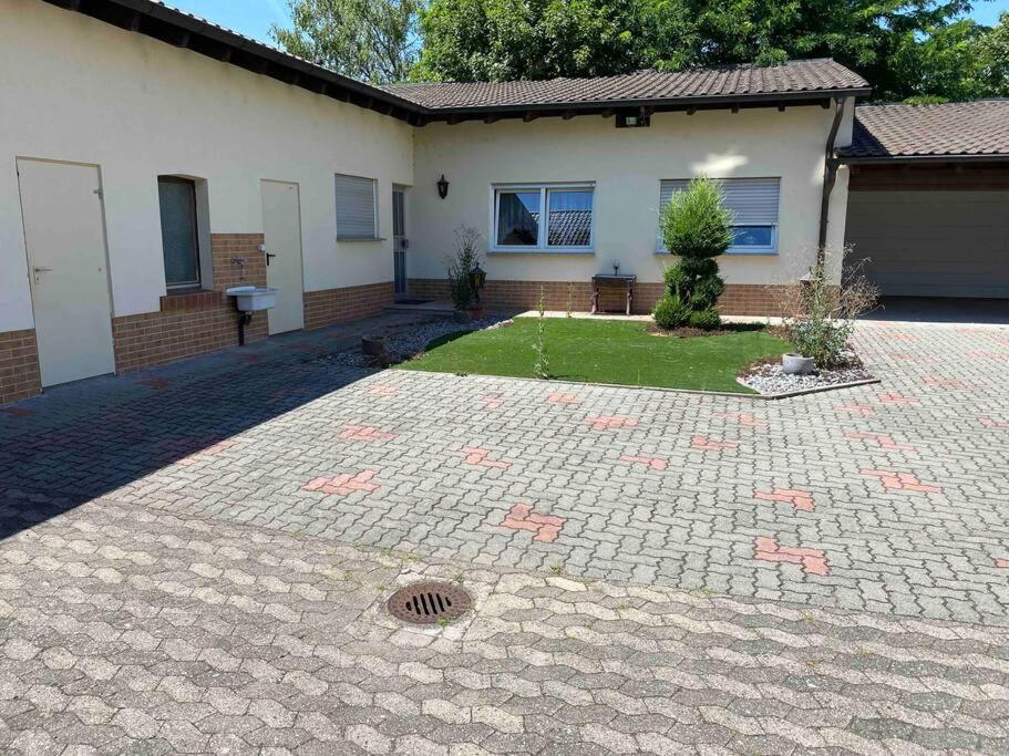 Ferienwohnung Malin ルートウィヒスハーフェン・アム・ライン エクステリア 写真